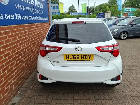 Toyota Yaris 1.5 VVT-i Icon 5dr [Nav] 10