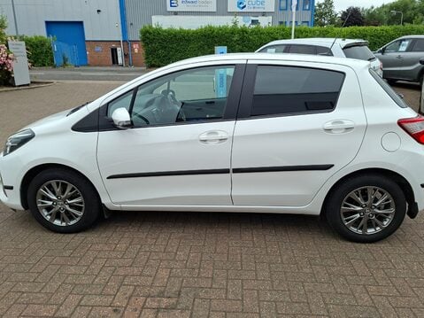 Toyota Yaris 1.5 VVT-i Icon 5dr [Nav] 12