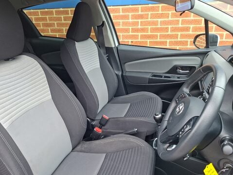 Toyota Yaris 1.5 VVT-i Icon 5dr [Nav] 16
