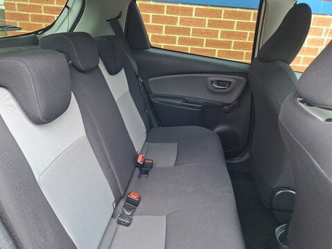 Toyota Yaris 1.5 VVT-i Icon 5dr [Nav] 17