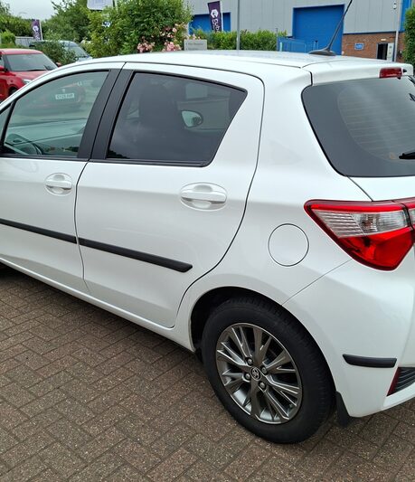 Toyota Yaris 1.5 VVT-i Icon 5dr [Nav]