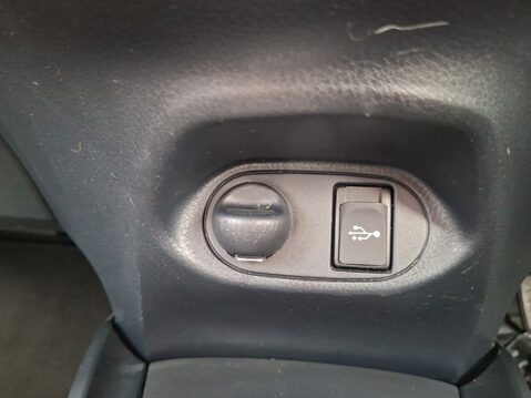 Toyota Yaris 1.5 VVT-i Icon 5dr [Nav] 22