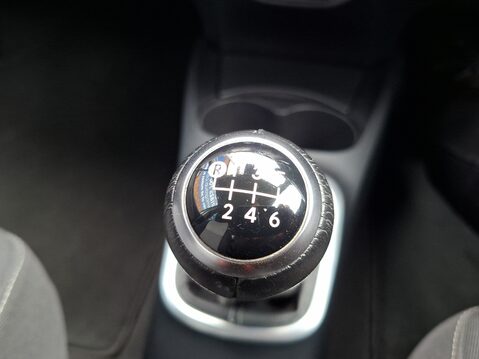 Toyota Yaris 1.5 VVT-i Icon 5dr [Nav] 23