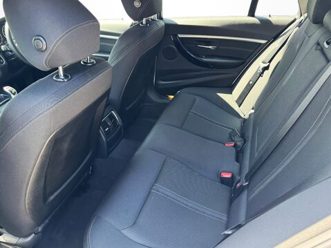 BMW 3 Series 320i Sport 5dr Step Auto 27