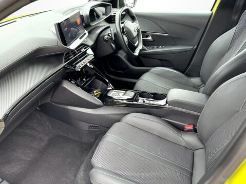 Peugeot 208 1.2 Hybrid 136 GT 5dr e-DSC6 2