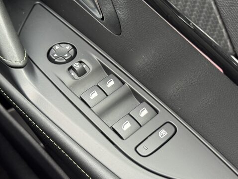 Peugeot 208 1.2 Hybrid 136 GT 5dr e-DSC6 29