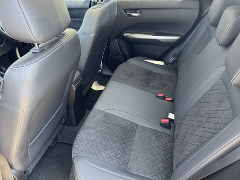 Suzuki Vitara 1.4 Boosterjet 48V Hybrid SZ5 5dr Auto 33