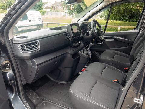 Renault Trafic SL28 Blue dCi 130 Sport Van 3