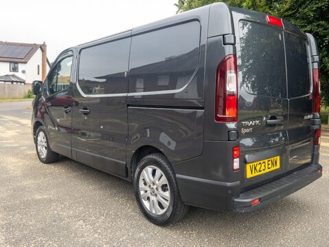 Renault Trafic SL28 Blue dCi 130 Sport Van 4