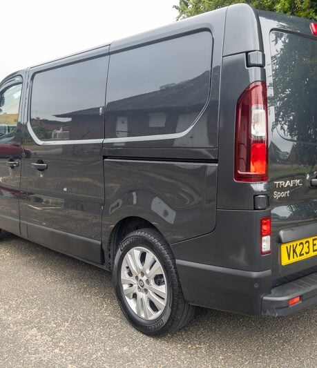 Renault Trafic SL28 Blue dCi 130 Sport Van