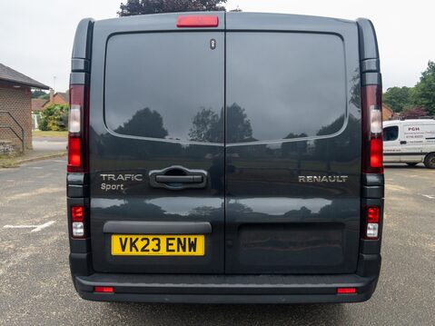 Renault Trafic SL28 Blue dCi 130 Sport Van 9