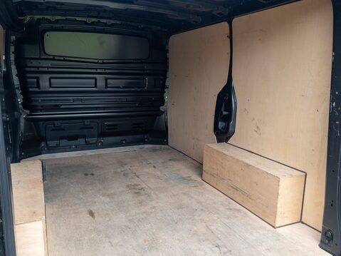 Renault Trafic SL28 Blue dCi 130 Sport Van 22
