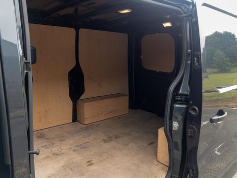 Renault Trafic SL28 Blue dCi 130 Sport Van 23
