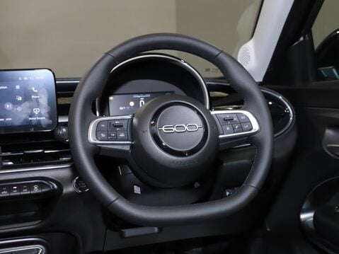 Fiat 600 1.2 Hybrid 48V 5dr eDCT-6 17