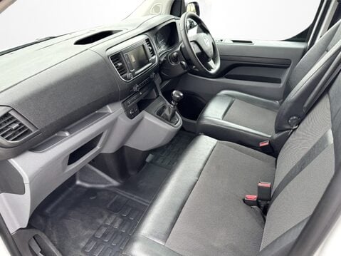 Vauxhall Vivaro 2700 1.5d 120PS Dynamic H1 Van 2