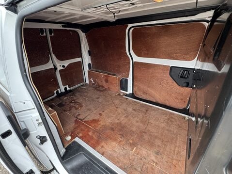 Vauxhall Vivaro 2700 1.5d 120PS Dynamic H1 Van 28