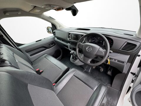 Vauxhall Vivaro 2700 1.5d 120PS Dynamic H1 Van 16