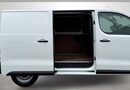 Vauxhall Vivaro 2700 1.5d 120PS Dynamic H1 Van 27
