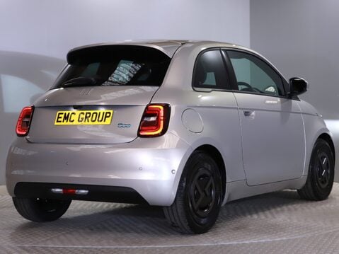 Fiat 500 87kW Giorgio Armani 42kWh 3dr Auto 9