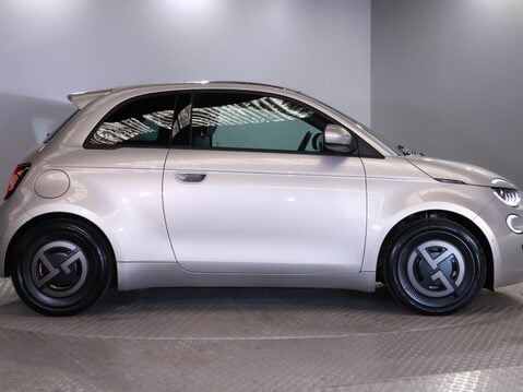 Fiat 500 87kW Giorgio Armani 42kWh 3dr Auto 10