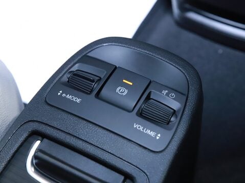 Fiat 500 87kW Giorgio Armani 42kWh 3dr Auto 26