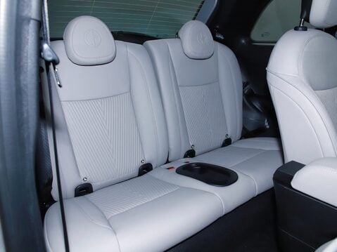 Fiat 500 87kW Giorgio Armani 42kWh 3dr Auto 33