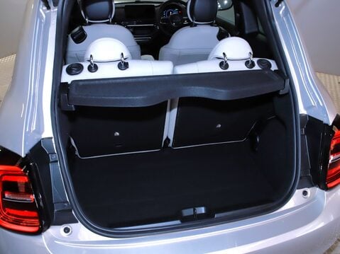 Fiat 500 87kW Giorgio Armani 42kWh 3dr Auto 36