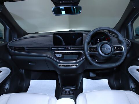 Fiat 500 87kW Giorgio Armani 42kWh 3dr Auto 17
