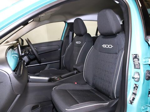 Fiat 600 1.2 Hybrid 48V 5dr eDCT-6 11