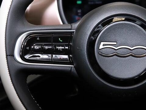 Fiat 500 87kW La Prima 42kWh 3dr Auto 19