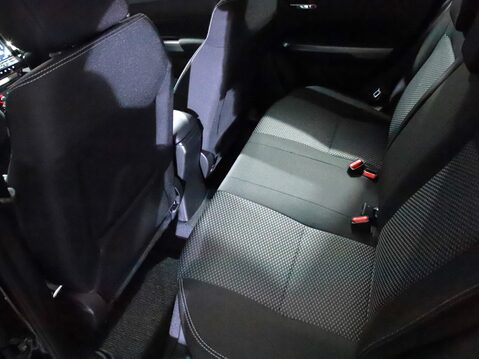 Suzuki Vitara 1.5 Hybrid Motion 5dr AGS 26