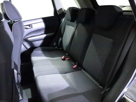 Suzuki Vitara 1.5 Hybrid Motion 5dr AGS 27