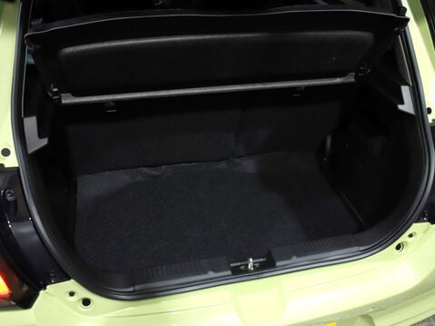 Suzuki Swift 1.2 Mild Hybrid Ultra ALLGRIP 5dr 37