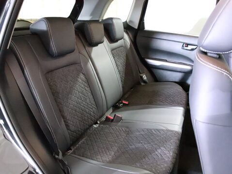 Suzuki Vitara 1.4 Boosterjet Mild Hybrid Motion 5dr 32