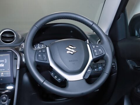 Suzuki Vitara 1.5 Hybrid Motion 5dr AGS 17