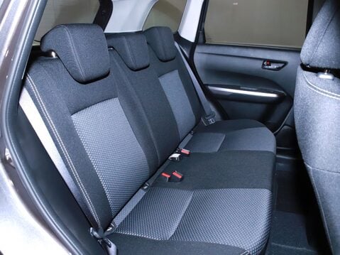 Suzuki Vitara 1.5 Hybrid Motion 5dr AGS 32