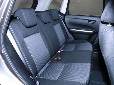 Suzuki Vitara 1.5 Hybrid Motion 5dr AGS 32
