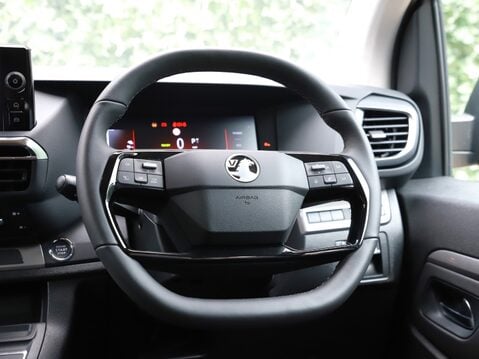 Vauxhall Vivaro Life 100kW Ultimate XL 75kWh 5dr Auto 17