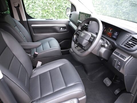 Vauxhall Vivaro Life 100kW Ultimate XL 75kWh 5dr Auto 19