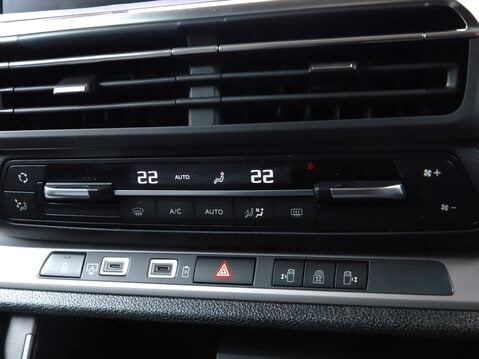 Vauxhall Vivaro Life 100kW Ultimate XL 75kWh 5dr Auto 24