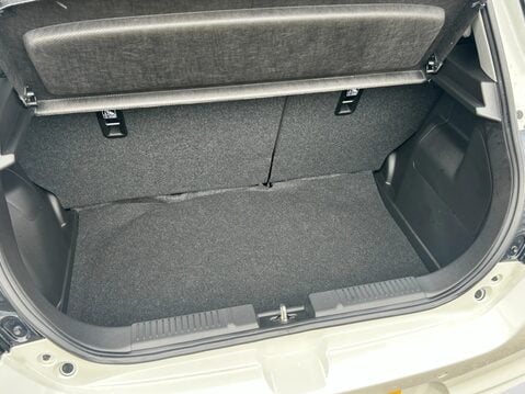 Suzuki Swift 1.2 Mild Hybrid Motion 5dr 37