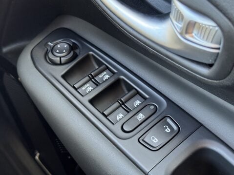 Jeep Renegade 1.0 T3 GSE Night Eagle II 5dr 31