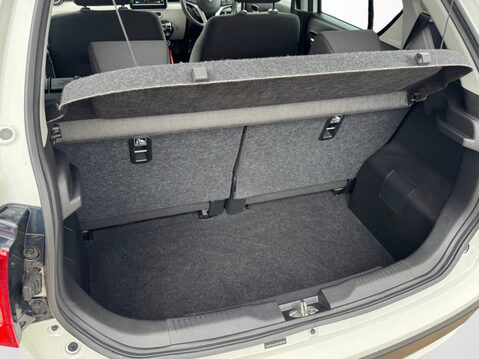 Suzuki Ignis 1.2 Dualjet SHVS SZ5 5dr 31