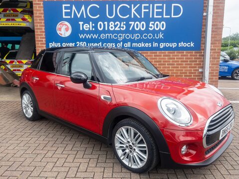 Mini Hatchback 1.5 Cooper 5dr Auto [Chili/Media Pack XL] 1