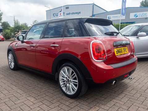 Mini Hatchback 1.5 Cooper 5dr Auto [Chili/Media Pack XL] 3