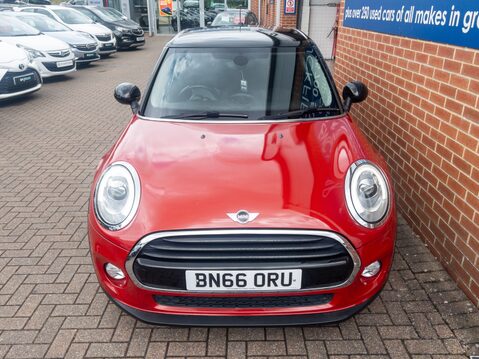 Mini Hatchback 1.5 Cooper 5dr Auto [Chili/Media Pack XL] 5