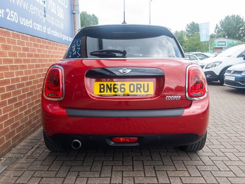 Mini Hatchback 1.5 Cooper 5dr Auto [Chili/Media Pack XL] 10