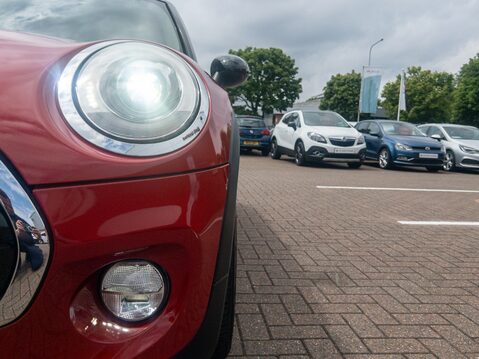 Mini Hatchback 1.5 Cooper 5dr Auto [Chili/Media Pack XL] 14