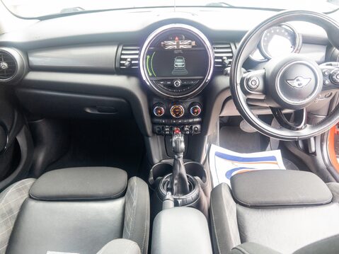 Mini Hatchback 1.5 Cooper 5dr Auto [Chili/Media Pack XL] 23