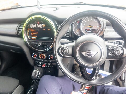 Mini Hatchback 1.5 Cooper 5dr Auto [Chili/Media Pack XL] 24